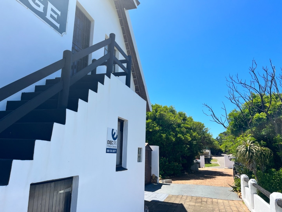 6 Bedroom Property for Sale in Ferreira Town Eastern Cape